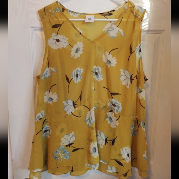 Like New! CAbi Dazzle Sleeveless Floral Yellow Top, Size L - Picture 3 of 12